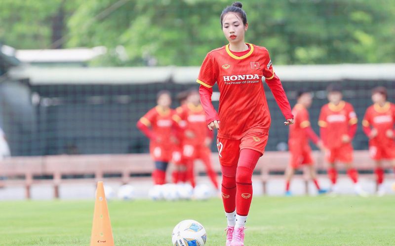 Trần Thị Duyên - gái xinh bóng đá Việt Nam